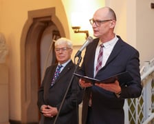 <p>Uroczystość odsłonięcia popiersia prof. Alzheimera w Ratuszu</p>