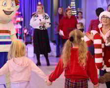 Paczki Dobrych Relacji w w siedzibie fundacji dla dzieci Zobacz Mnie przy ul. Bolkowskiej, 22 grudnia 2025