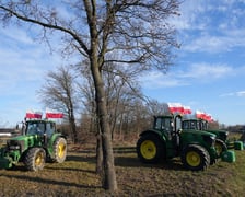 Protest rolników przy rondzie Ochotniczych Straży Pożarnych na Wschodniej Obwodnicy Wrocławia na wysokości miejscowości Kiełczówek w pobliżu wrocławskiego Wojnowa