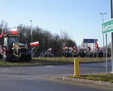 Protest rolników przy rondzie Ochotniczych Straży Pożarnych na Wschodniej Obwodnicy Wrocławia na wysokości miejscowości Kiełczówek w pobliżu wrocławskiego Wojnowa