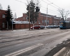 Remont torowiska na ulicy Trzebnickiej będzie dla MPK największym wyzwaniem inwestycyjnym w 2026 roku. Na zdjęciu z 9 stycznia obecny stan torów
