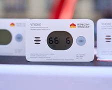 <p class="MsoNormal"><span style="font-size: 14.0pt; line-height: 107%; font-family: 'Times New Roman',serif;">Rozdawanie czujek w piątek 16 stycznia na wrocławskim Rynku. Od poniedziałku 19 stycznia, od godz. 9.00 będą one dostępne w dw&oacute;ch innych miejscach</span></p>