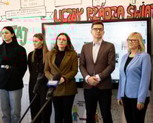 <p>Zdjęcie z konferencji prasowej dotyczącej wdrożenia programu "Zdalny psycholog" w 110 wrocławskich szkołach i przedszkolach.</p>