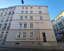 Remont elewacji kamienicy przy ul. Dworcowej 10 na Przedmieściu Oławskim