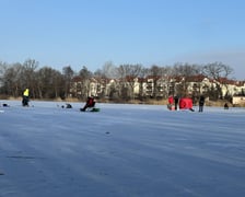 Zamarznięty staw przy ul. Głównej we Wrocławiu, 1 luty 2026 r.