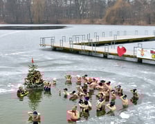 <p>Wrocławskie Morsy grają z WOŚP. Kąpielisko Morskie Oko, 25.01.2026</p>