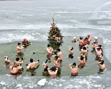 <p>Wrocławskie Morsy grają z WOŚP. Kąpielisko Morskie Oko, 25.01.2026</p>
