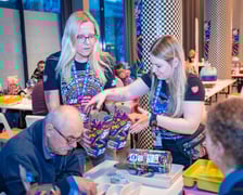 Wolontariusze w sztabie WOŚP w barze Barbara