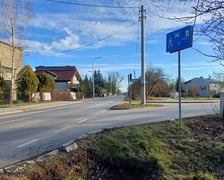 Odcinek brakującego chodnika przy ul. Kurpiów na Ołtaszynie