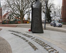 Uroczystość odsłonięcia tablicy z nazwą Skwer Pojednania