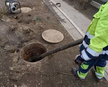 <p>Awaria ciepłownicza na ul. Sienkiewicza, pracownicy Fortum. 01.03.2026</p>