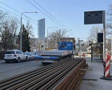 <p>Remont torowiska na ulicy Glinianej w rejonie skrzyżowania z Borowską&nbsp;</p>