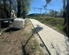 Budowa parkingu P&R na Leśnicy. Prace brukarskie, końcówka kwietnia 2026