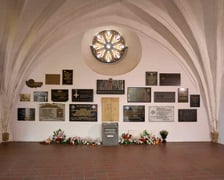 Uroczystość pochówku ofiar zbrodni katyńskiej w Kościele Garnizonowym we Wrocławiu