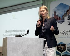 <p>Konferencja &bdquo;Modele funkcjonowania Centr&oacute;w Aktywności Lokalnej (CAL-e) i ich sieci (SCAL-e)&rdquo; &ndash; wiceprezydent Wrocławia Renata Granowska</p>