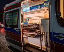 <p>Ambulans towarzyszący Streetbusowi</p>