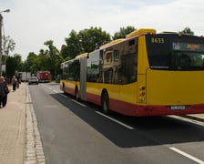 Zderzenie autobusu miejskiego z samochodem dostawczym na ul. Żernickiej, 1 czerwca 2026 r.