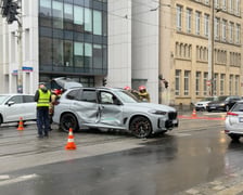 Kolizja samochodu osobowego z tramwajem na skrzyżowaniu ulic Piłsudskiego i Zielińskiego, 3 czerwca 2026 r.