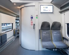 100. pociąg Kolei Dolnośląskich - Pesa Elf 48WEc-064 - na dworcu Wrocław Główny