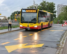 Zdjęcia ulicy Trzebnickiej oraz trasy objazdu wykonane w poniedziałkowy poranek 27 lipca