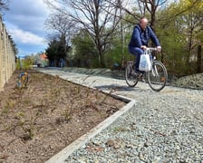 Część rowerzystów już korzysta z ciągu przy ul. Spiskiej.