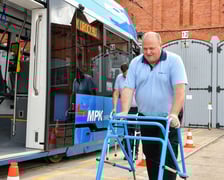 MPK Wrocław i Fundacja Potrafię Pomóc zorganizowały szkolenia dla motorniczych i kierowców. Celem warsztatów jest poprawa jakości obsługi osób z niepełnosprawnościami