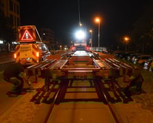 Nocny przyjazd 21. tramwaju Moderus Gamma do Wrocławia