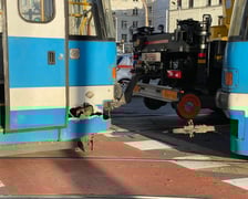 Wykolejony tramwaj na pl. Legionów