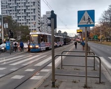 Tramwaj zderzył się z autem na placu Grunwaldzkim. Na zdjęciu miejsce zdarzenia