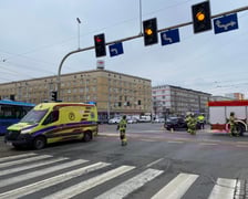 <p>Zderzenie samochodu osobowego i nieoznakowanego samochodu policyjnego na pl. Legion&oacute;w</p>