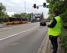 Strażnicy miejscy przez kilka dni rozdają kierowcom ulotki informujące o objazdach.