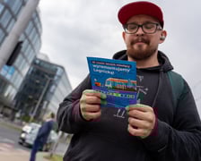 Strażnicy miejscy starali się dotrzeć z ulotkami przede wszystkim do pasażerów korzystających z komunikacji miejskiej w obrębie ulicy Legnickiej.