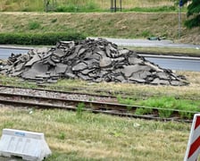 Remont torowiska na ul. Legnickiej potrwa do końca wakacji.