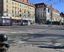 Skrzyżowanie Powstańców Śląskich ze Świdnicką po remoncie torowiska.