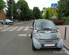 <p>Nieprawidłowo zaparkowany pojazd</p>