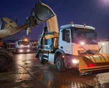 Akcja zima - 29 grudnia 2024 roku na wrocławskie ulice wyruszyło 51 pługosyparek