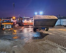 Akcja zima - 29 grudnia 2024 roku na wrocławskie ulice wyruszyło 51 pługosyparek