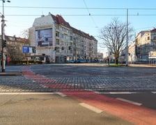 Skrzyżowanie Dubois z Pomorską. Tu w ramach Torywolucji MPK wymieni cztery rozjazdy i skrzyżowanie torów