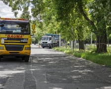 Usuwanie awarii kanalizacji deszczowej pod torowiskiem na ulicy Wróblewskiego