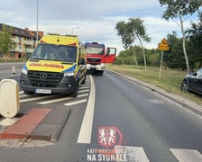 Zderzenie i dachowanie osobówki na ul. Królewieckiej we Wrocławiu