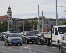 <p>Uszkodzona estakada i poranne utrudnienia na pl. Społecznym - 16 września</p>