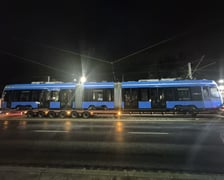 Transport nowego tramwaju Pesa we Wrocławiu