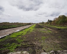 <p>Widok na teren budowy Wschodniej Obwodnicy Wrocławia od strony ul. Grota-Roweckiego&nbsp;</p>