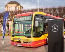 Prezentacja nowych aglomeracyjnych mercedesów pod Halą Stulecia, 14 listopada 2025