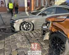 Rozbite samochody u zbiegu ul. Kościuszki 150 i Prądzyńskiego