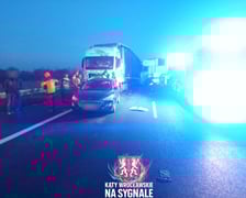 Karambol na A4! Ciężarówka w stoi w poprzek autostrady.