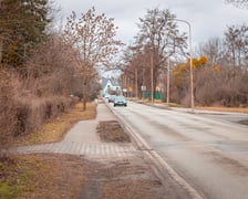 Ulica Awicenny, odcinek od torów kolejowych do Stanisławowskiej. Tu drogę rowerową wybuduje deweloper