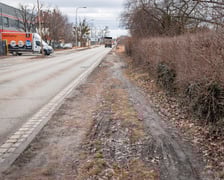 Ulica Awicenny, odcinek od torów kolejowych do Stanisławowskiej. Tu drogę rowerową wybuduje deweloper