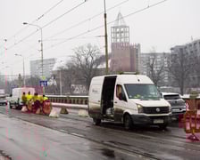 <p>MPK Wrocław usuwa awarię tor&oacute;w na Moście Osobowickim</p>