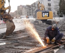 Remont torów na skrzyżowaniu ulic Borowskiej i Glinianej